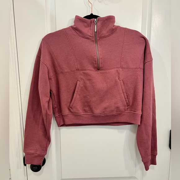 Aeropostale Tops - Aeropostale cropped sweatshirt. Size small. EUC.